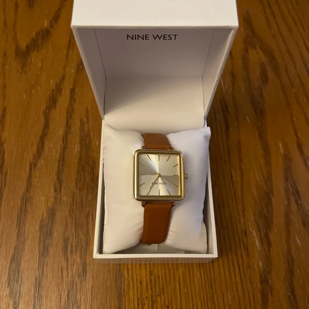 Nine West watch never worn, brand new!